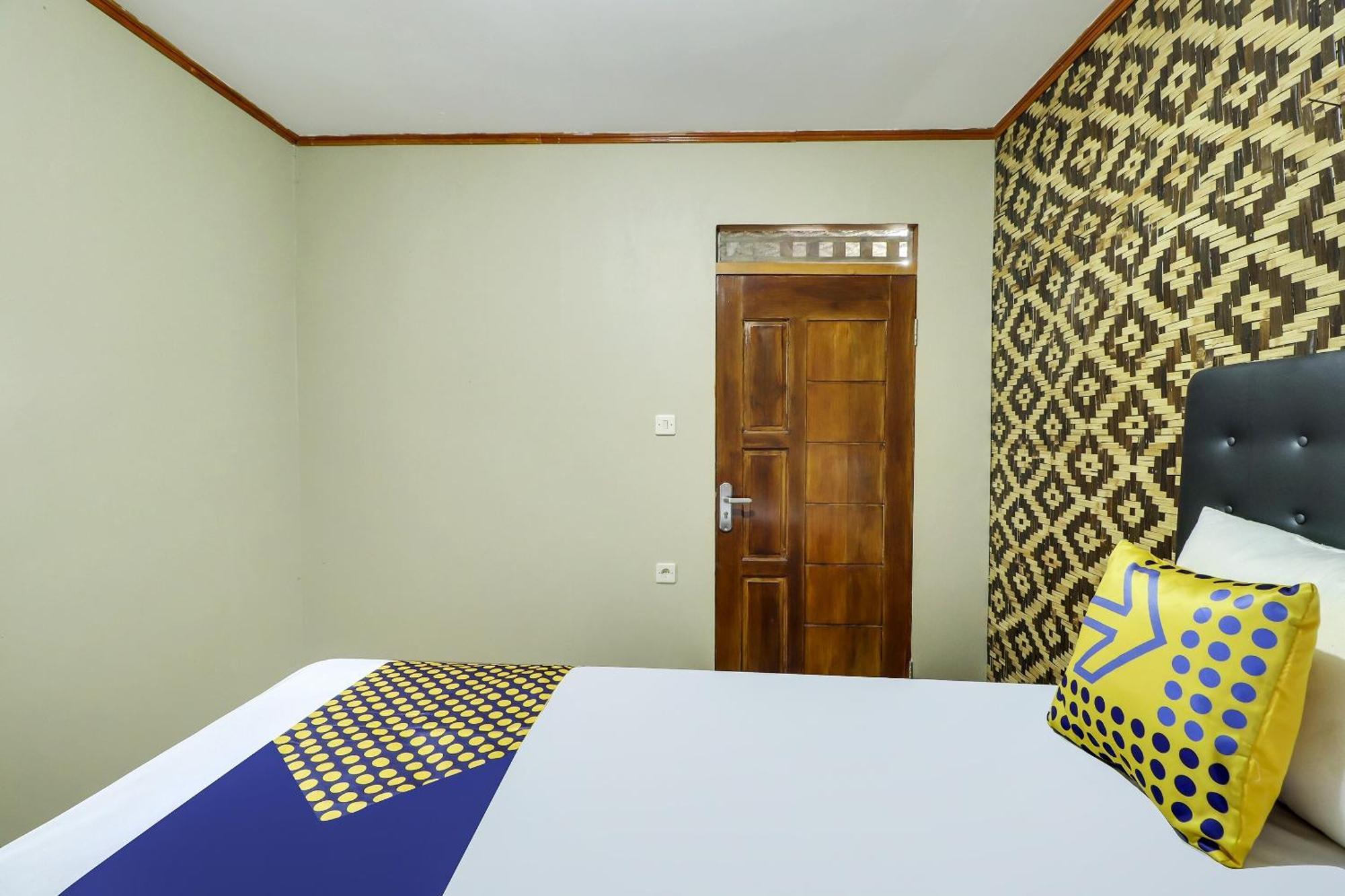 Oyo Homes 90956 Desa Wisata Guranteng Pendjalu Buitenkant foto