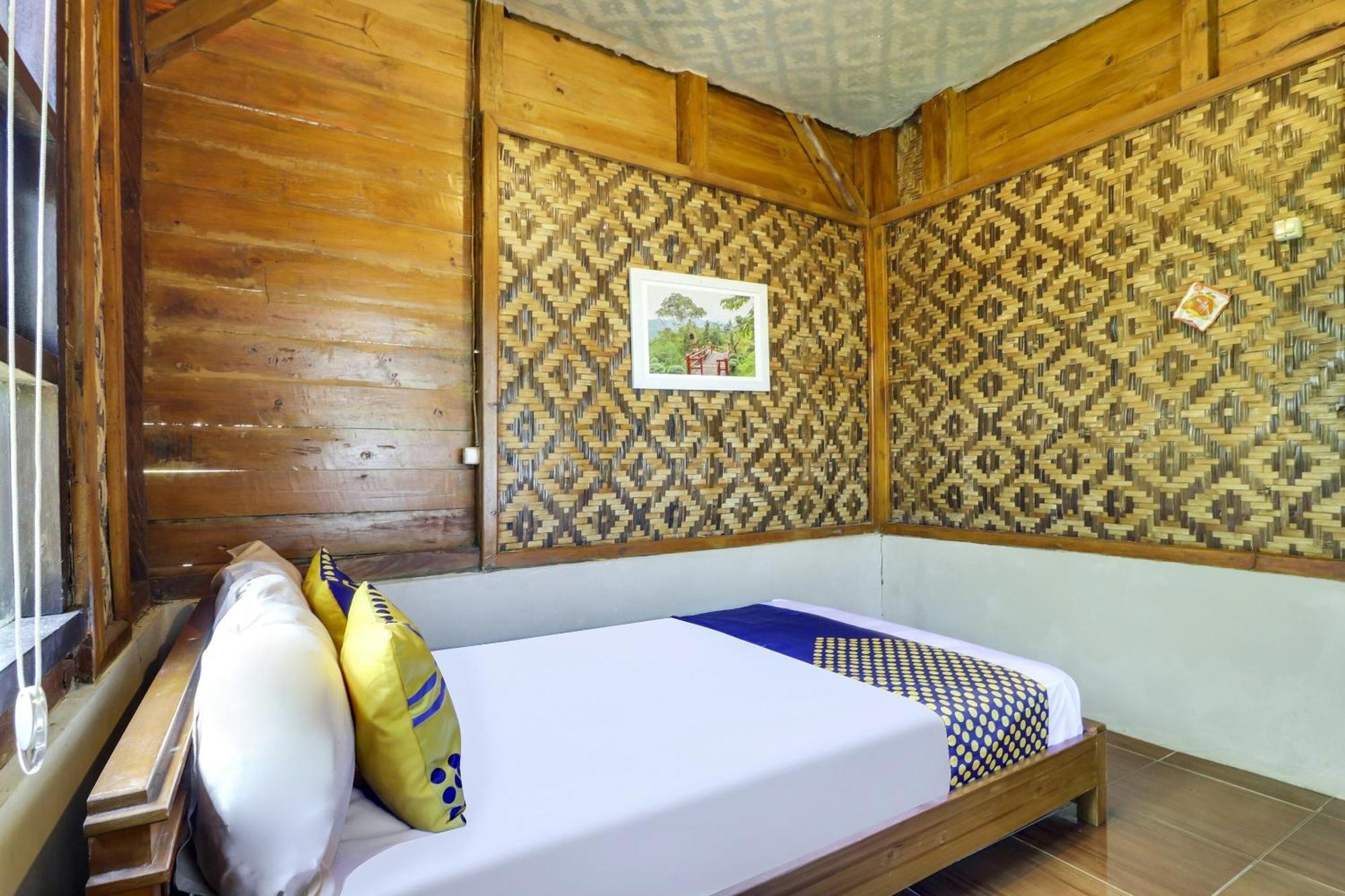 Oyo Homes 90956 Desa Wisata Guranteng Pendjalu Buitenkant foto
