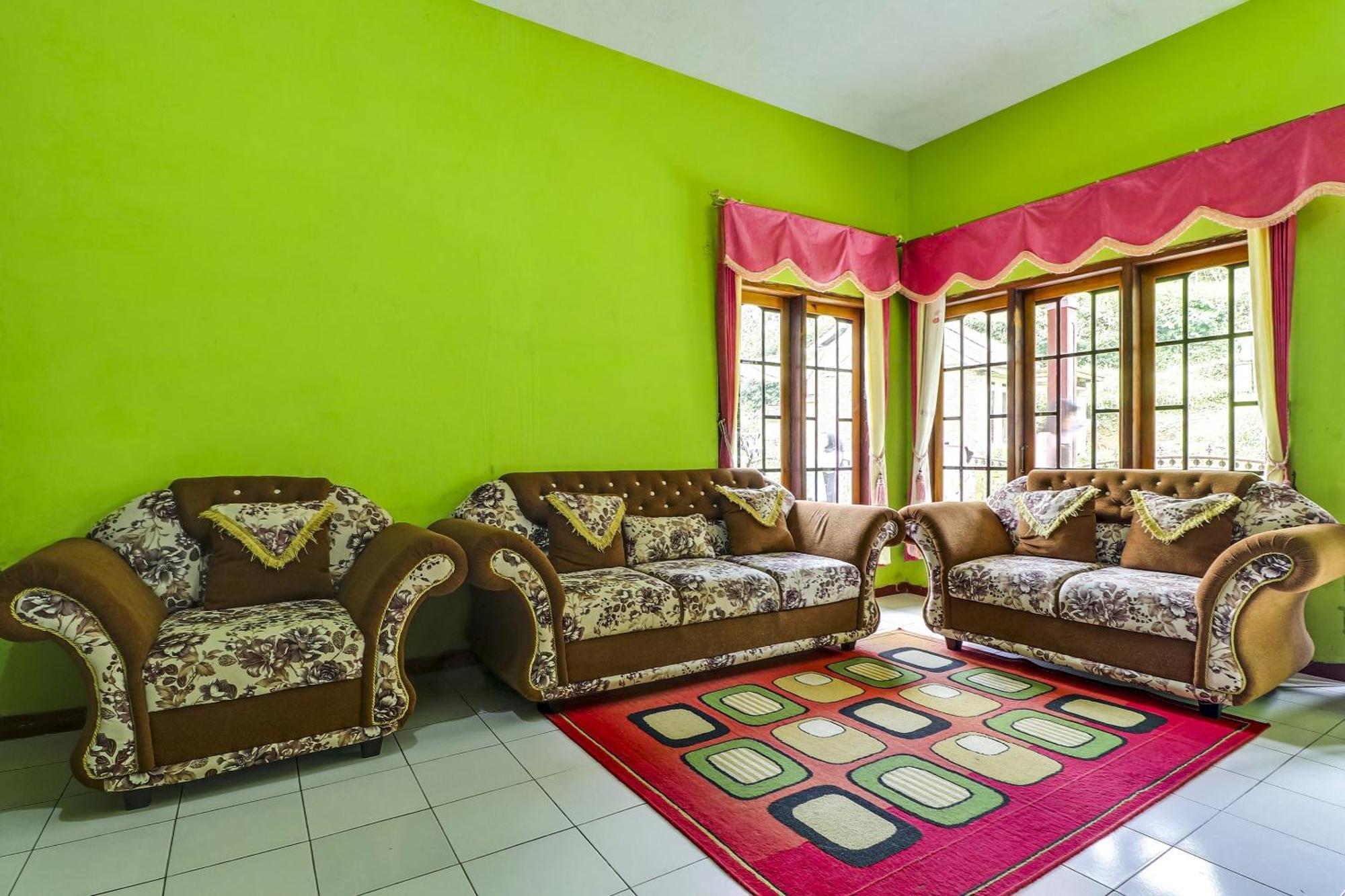 Oyo Homes 90956 Desa Wisata Guranteng Pendjalu Buitenkant foto