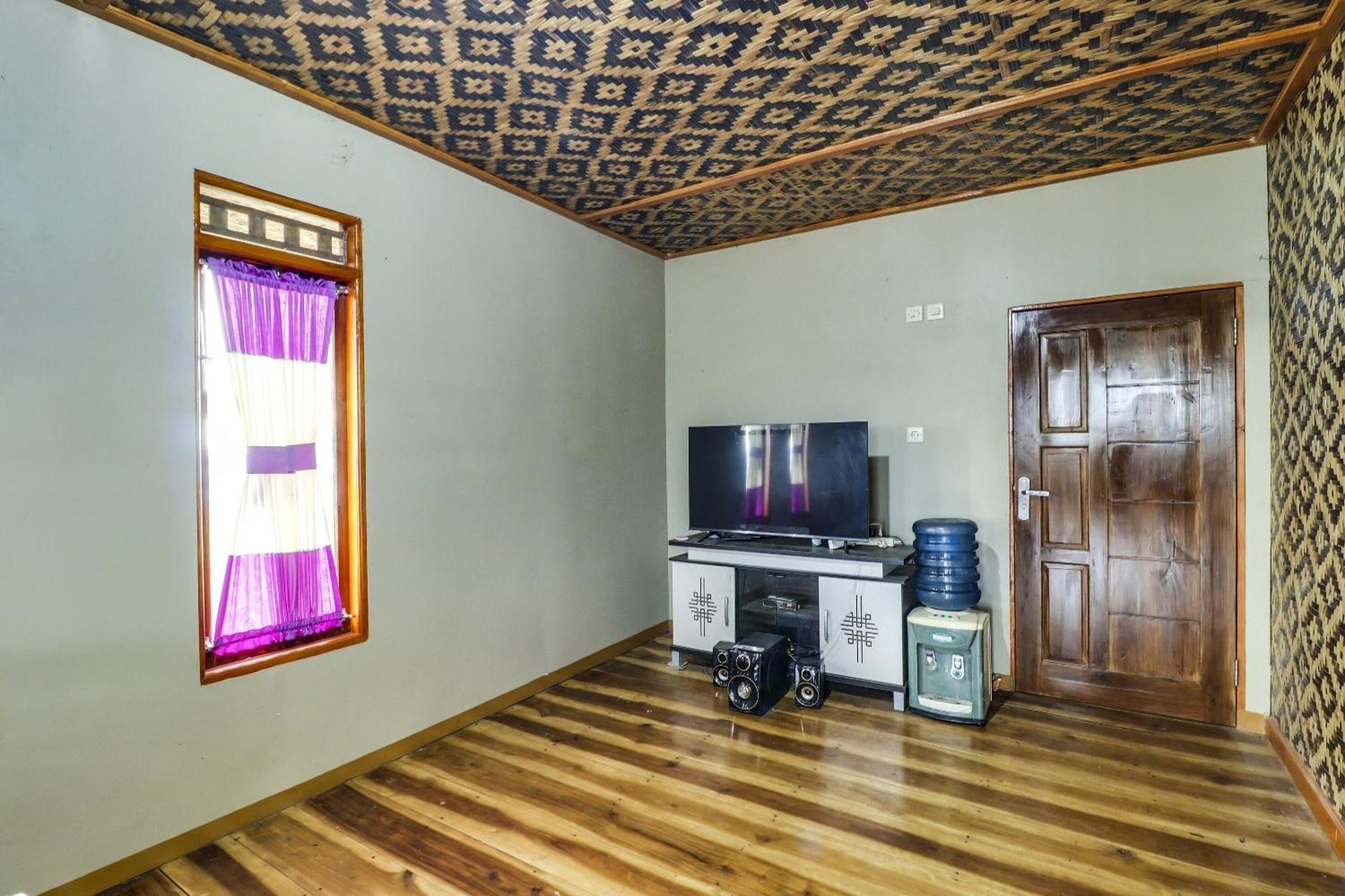 Oyo Homes 90956 Desa Wisata Guranteng Pendjalu Buitenkant foto